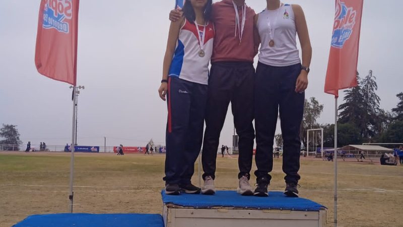 Atletas curicanos brillaron en torneo desarrollado en Santiago