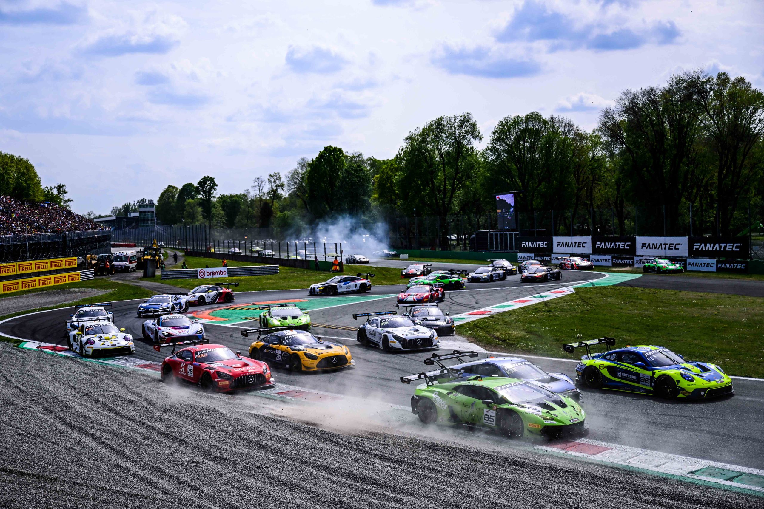 TEAM DE BENJAMÍN HITES CHOCÓ Y ABANDONARON