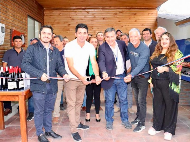 FOSIS FINANCIÓ EQUIPAMIENTO PARA CLUB UNIÓN LO FIGUEROA