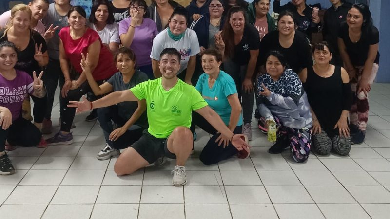 Talleres de Zumba llegan a sectores rurales de Curicó