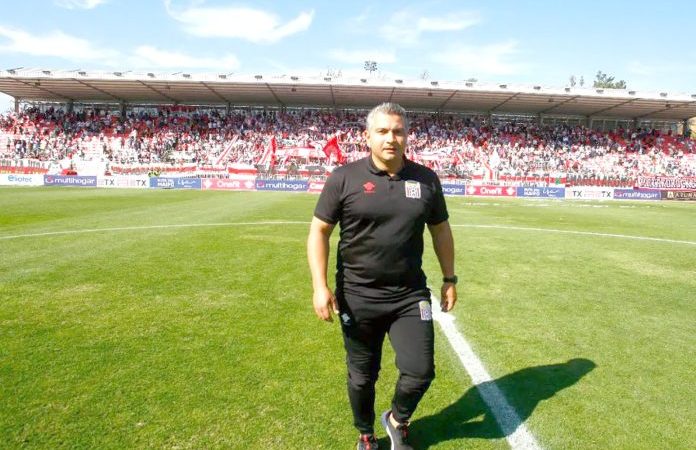 El partido previo a la definición del DT