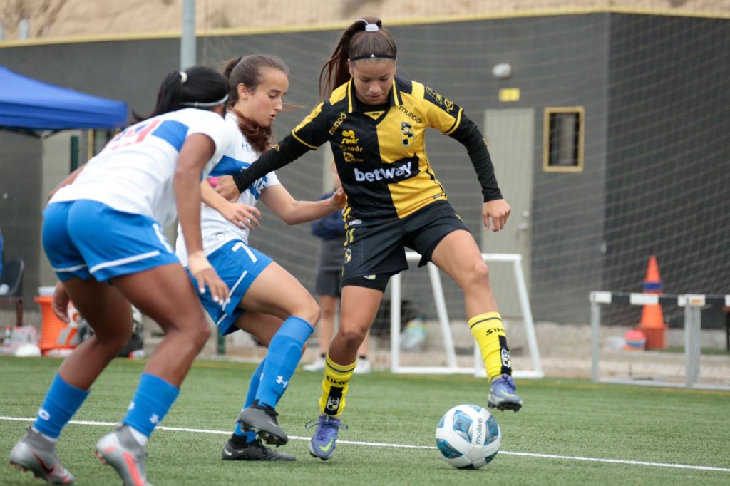 Coquimbo Unido rescata un punto ante la UC en Las Rosas