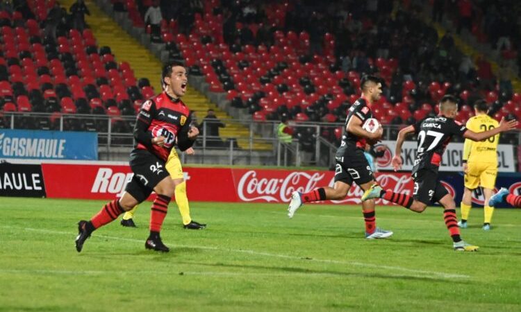 El Rojinegro bajó al líder con doblete de Ábalos