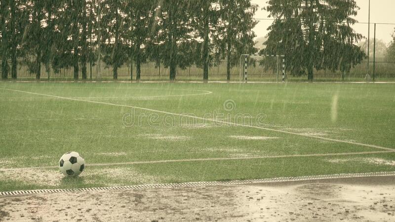 LLUVIAS AMENAZAN COPA REGIONAL SÉNIORS-35
