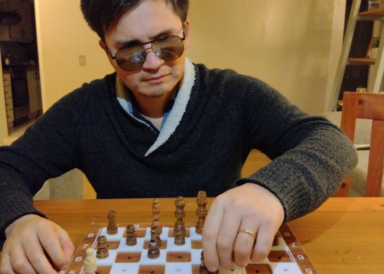 Magnífica actuación consiguió ajedrecista ciego talquino