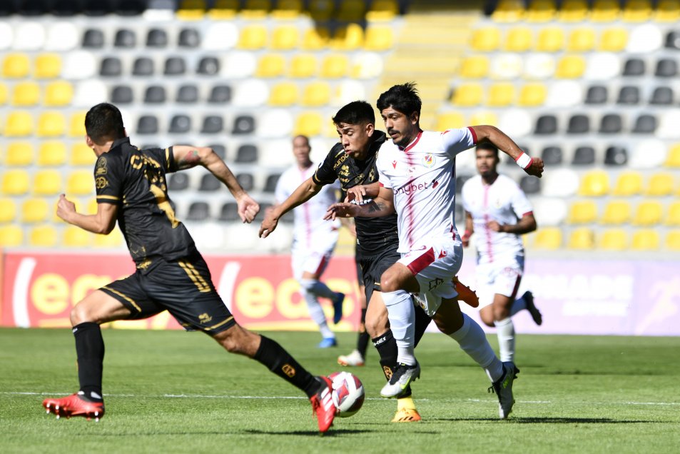 Coquimbo Unido golpeó en penales para vencer a La Serena