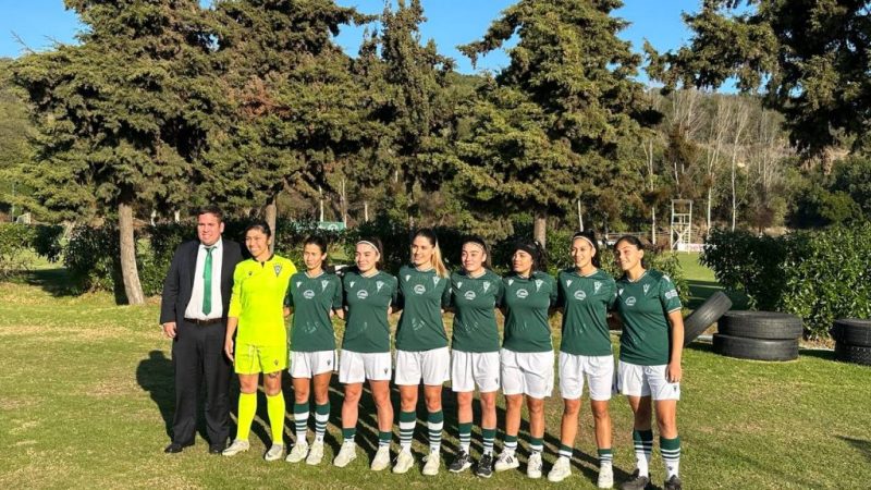 Primeros contratos en el fútbol femenino de Wanderers