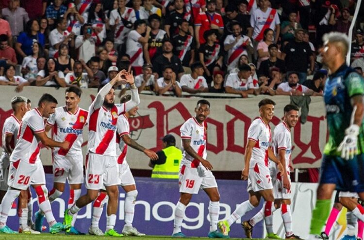 Jugador de Curicó y ex Colo Colo es carta para reforzar a Rangers