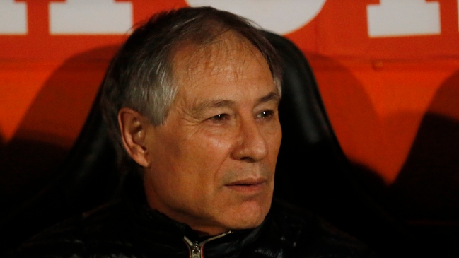 Ariel Holan adelantó que Clemente Montes debe presentarse en la UC a inicios de julio