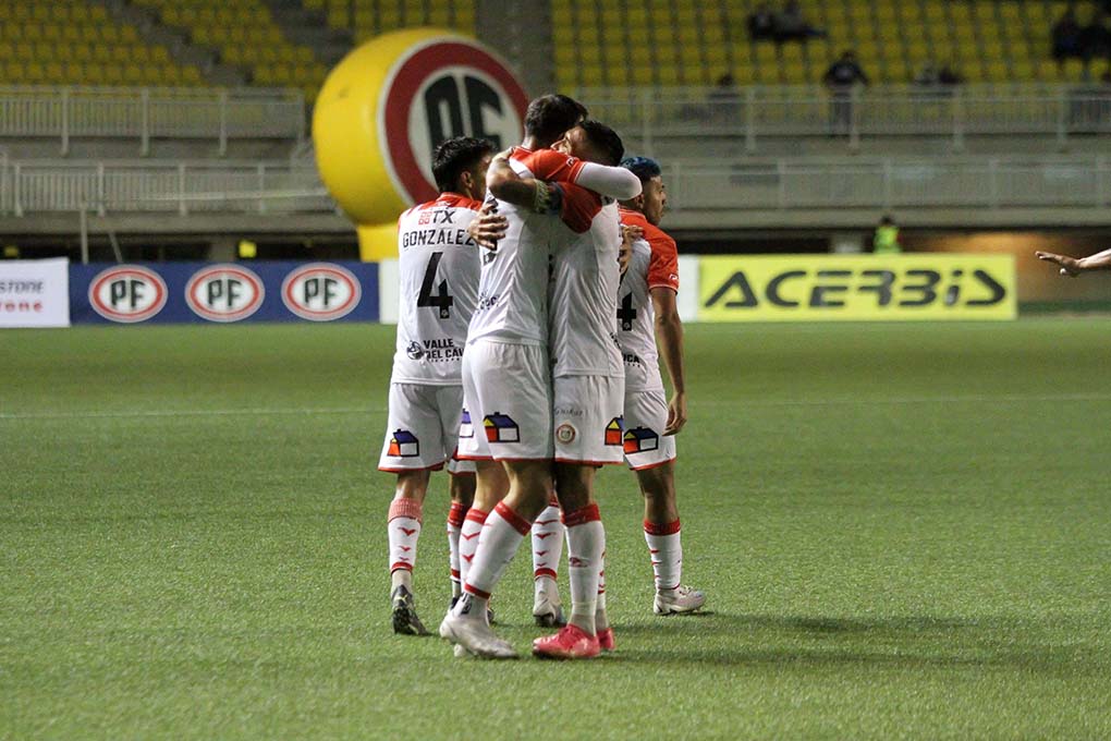 El Uní – Uní le quitó el invicto a los canarios como local