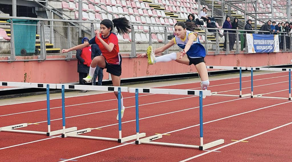 Se desarrolló final de etapa comunal de atletismo de los JDE en Curicó