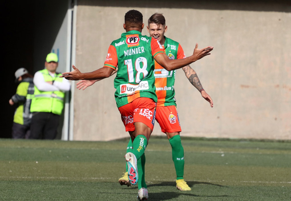 Cobresal goleó a Deportes Copiapó y sueña con el título