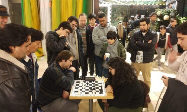 Ajedrecistas disputaron entretenido torneo en las 64 casillas