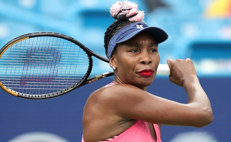 Victoria de Venus Williams  en jornada lluviosa