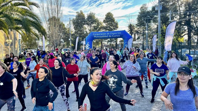 Tarde de Zumba solidaria se llevó a efecto en Curicó