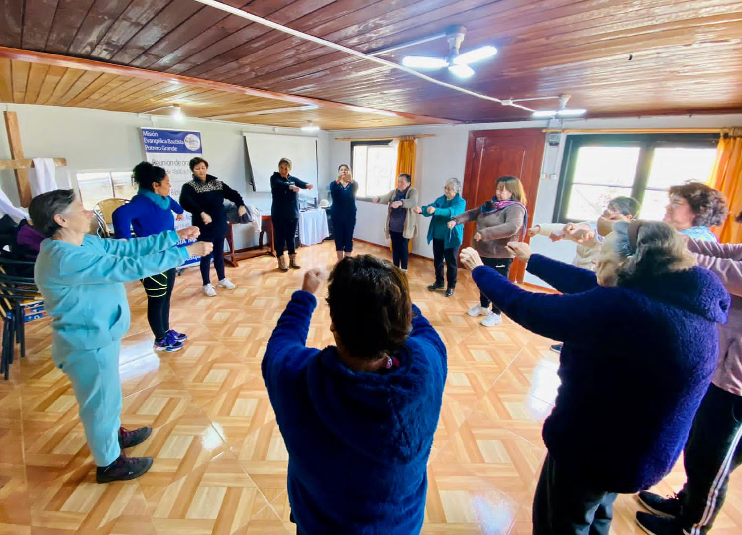 Taller de Zumba para adultos mayores en Potrero Grande