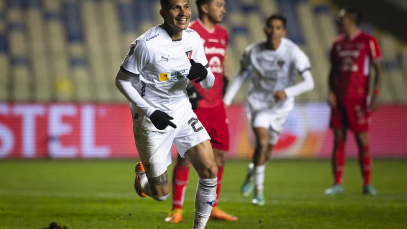 Ñublense cae ante la Liga Deportiva Universitaria en Concepción