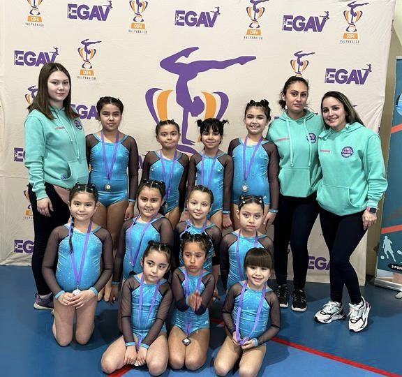 GIMNASTAS CURICANAS DESTACARON EN LA QUINTA REGIÒN