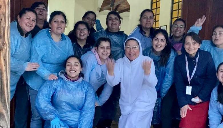 Grupo de zumba “Súmate y baila” de los Niches realizaron acción solidaria