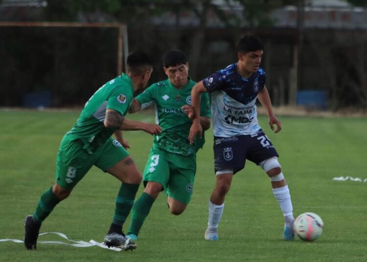 Constitución Unido bailó con la linda en la liguilla de la Tercera B