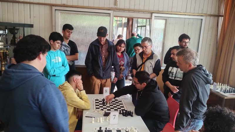 Las piezas del tablero se movieron en torneo internacional