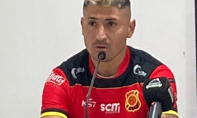 Kevin Egaña: “Tenía ganas de jugar en Rangers, ya que es un club grande”