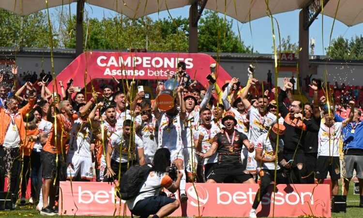Curicó va por grandes fichajes: ¿Y, Rangers?