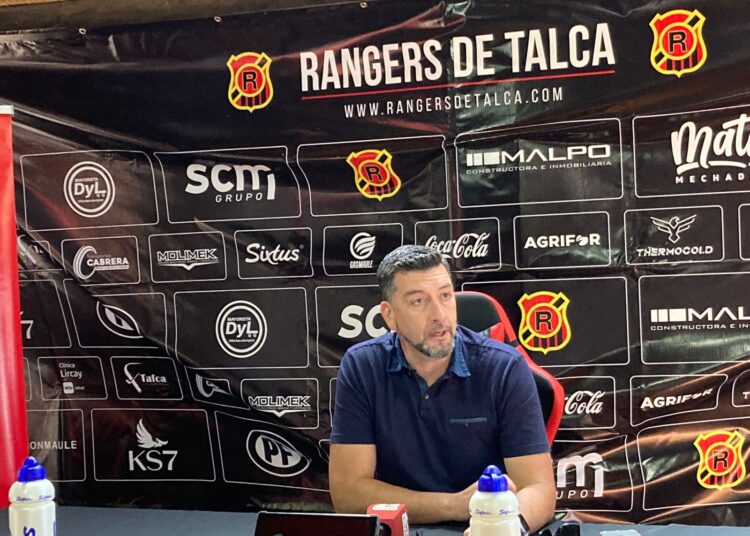 Segovia confirmó que podría llegar un jugador de último momento y dijo el puesto