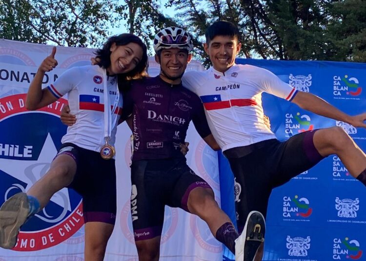 Ciclistas curicanos ganaron Nacional y clasificaron a torneo internacional