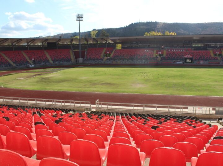 Personeros FIFA llegaron a Talca para ver en terreno recintos deportivos