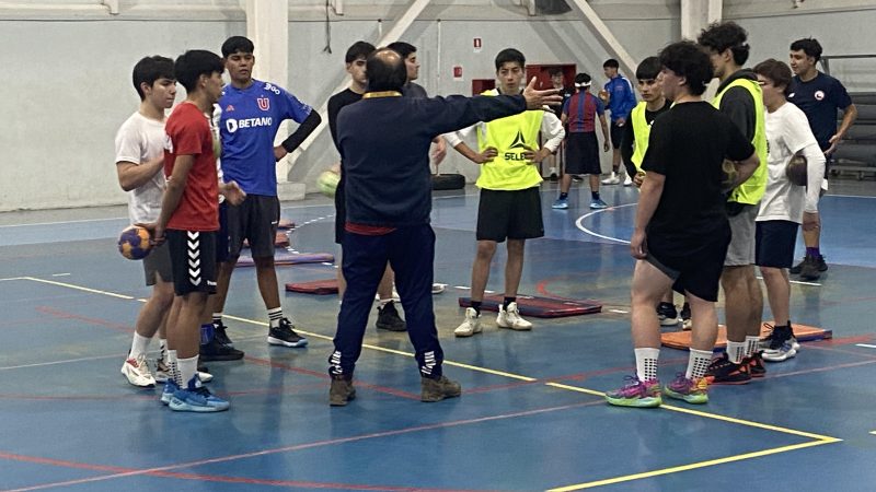 Selección regional de balonmano se prepara para Torneo Nacional en Curanilahue