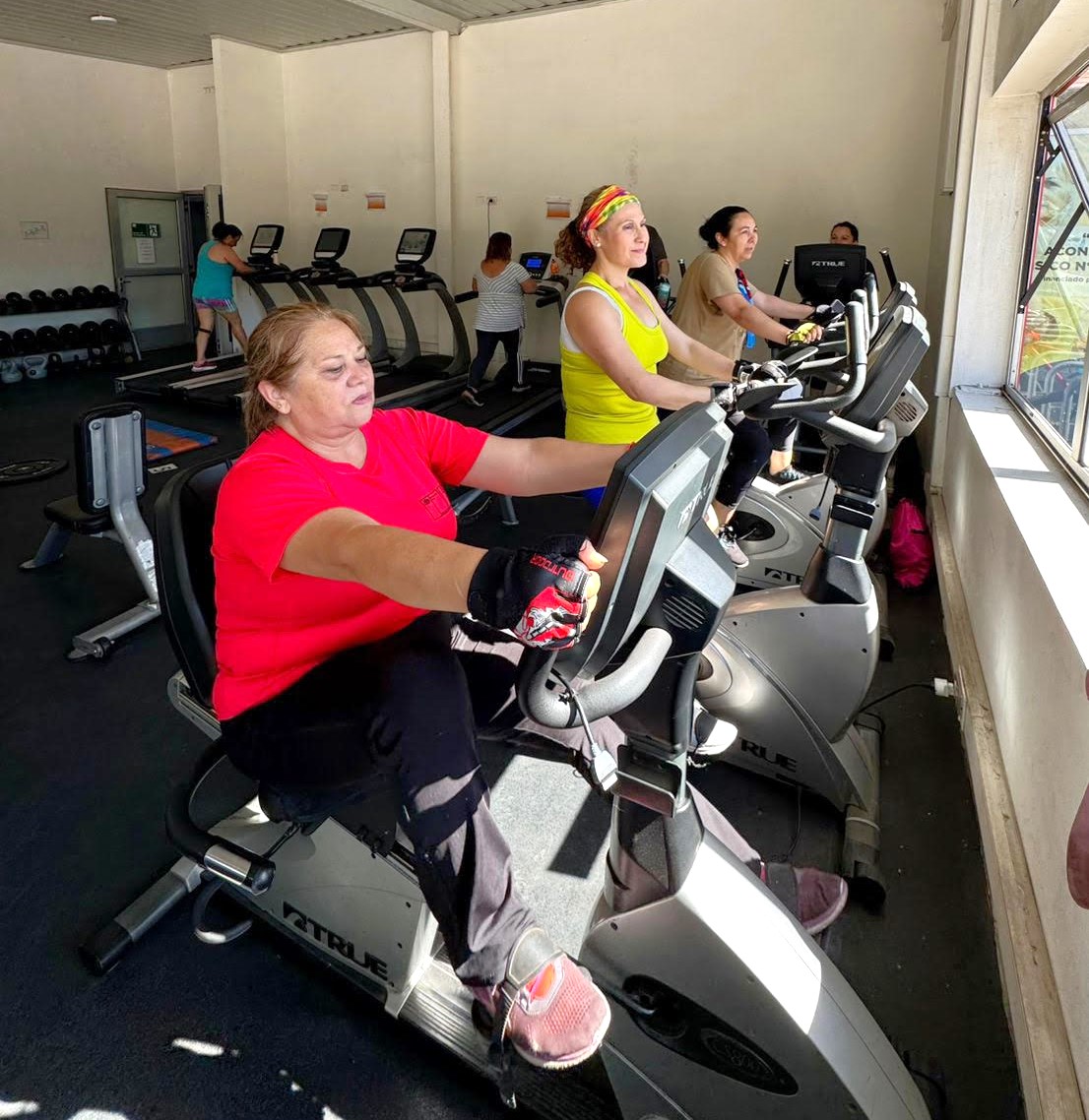 La Corporación de Deportes de Curicó sigue en movimiento durante el verano con su Programa de Salud Integral