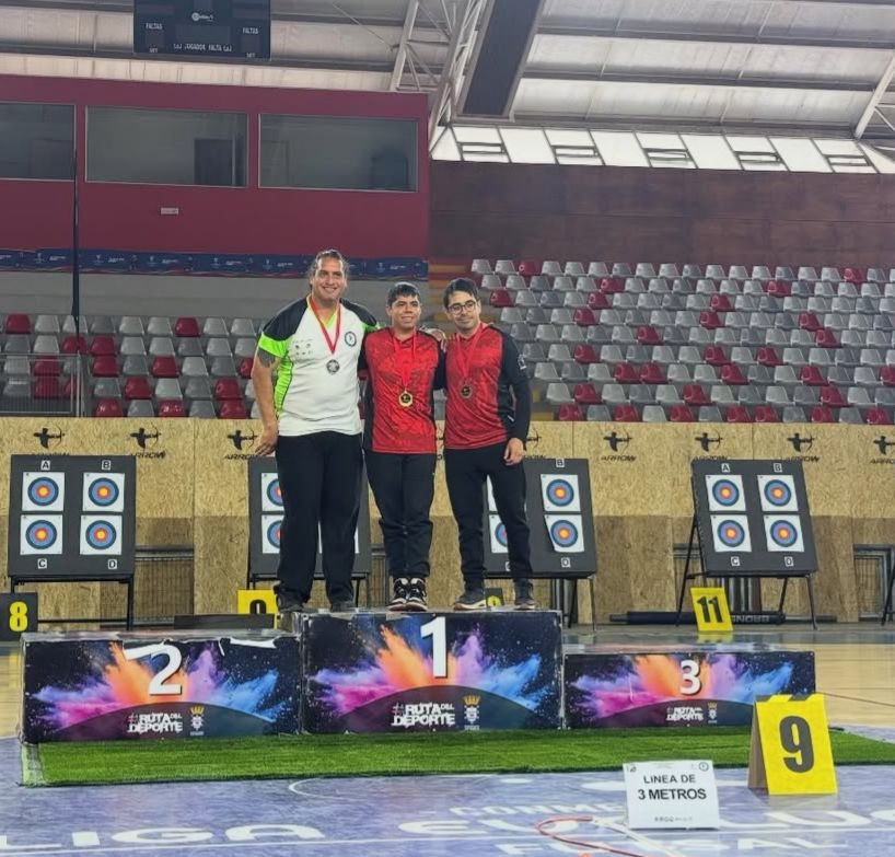 Curicanos brillan en el Ranking Indoor de Tiro con Arco en Los Ángeles