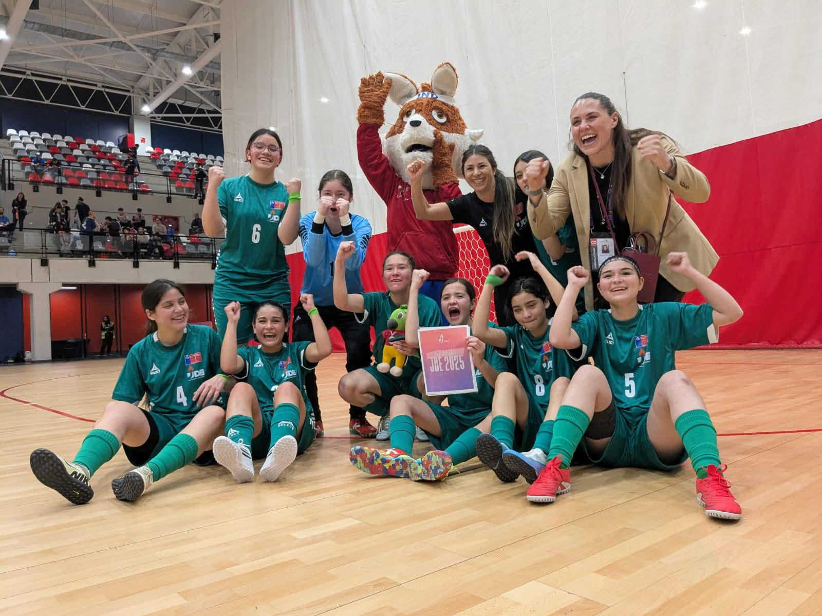 El Maule hace historia: doble campeón nacional en futsal damas y varones en los Juegos Deportivos Escolares