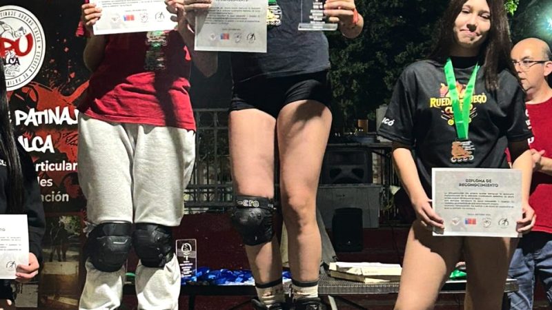 Club curicano Ruedas de Fuego brilla en campeonato regional de skatecross en Talca