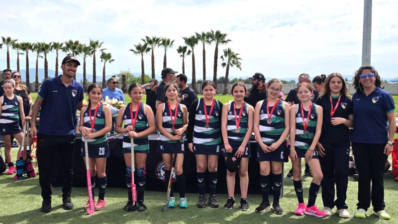 Colegio Vichuquén brilla en la final regional de hockey 5 y clasifica a la final nacional