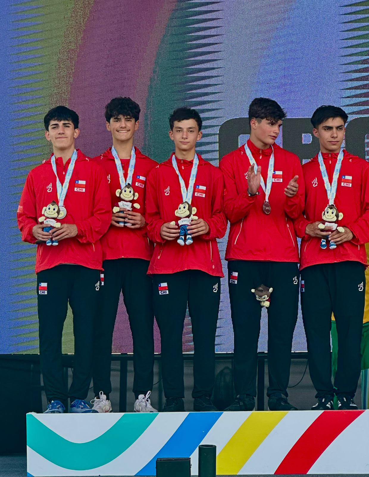 Curicanos hacen historia en el Sudamericano de Atletismo Escolar Sub-14 2025 en Paraguay