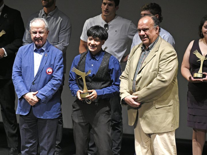Denisse Bravo recibe el Cóndor de Bronce y es distinguida como la mejor del boxeo amateur chileno